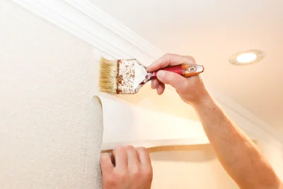 Pose de papier peint à Serazereux — revêtements muraux et toiles de verre